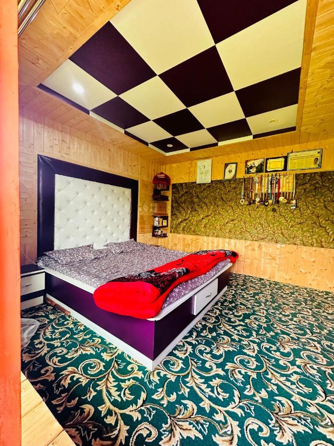 Sheen Homestay Gulmarg Extérieur photo