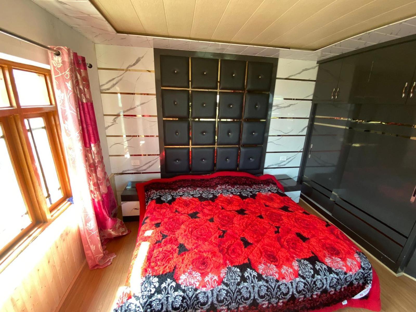 Sheen Homestay Gulmarg Extérieur photo