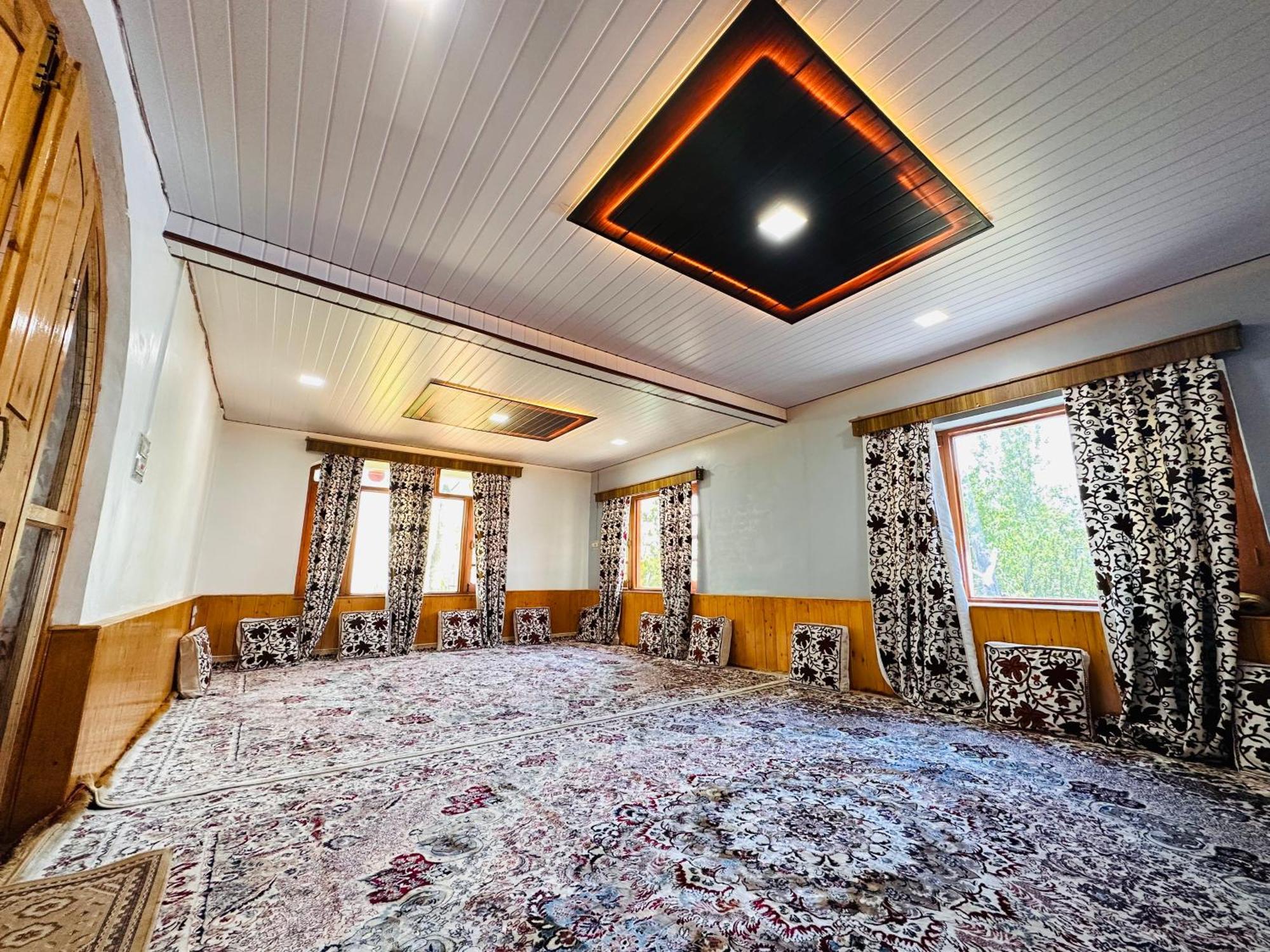 Sheen Homestay Gulmarg Extérieur photo